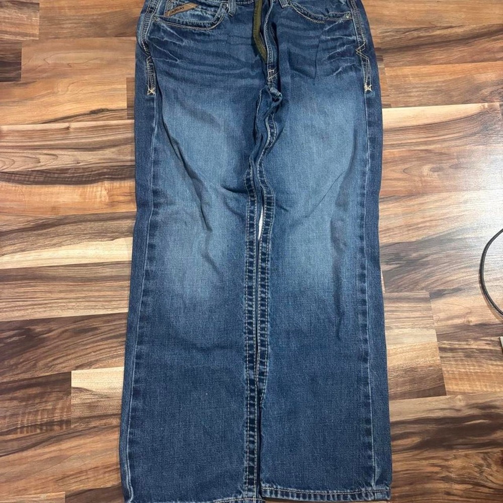 Ariat bootcut straight style blue denim jeans  size 36x32
